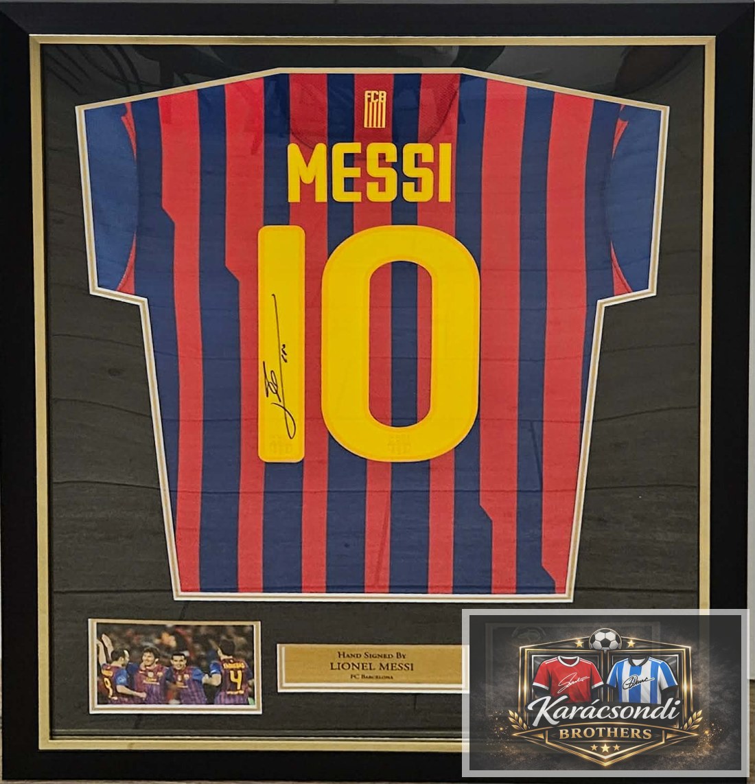 Lionel Messi aláírt, keretezett Barcelona mez