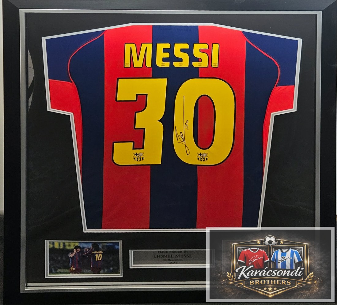 Eladó Lionel Messi aláírt Barcelona mez (30-as mezszám, 2004/05)