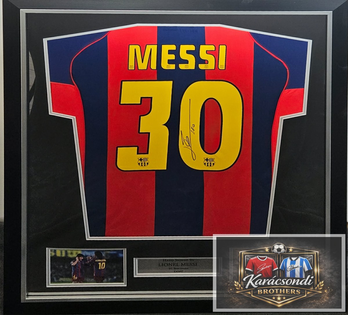 Eladó Lionel Messi aláírt Barcelona mez (30-as mezszám, 2004/05)